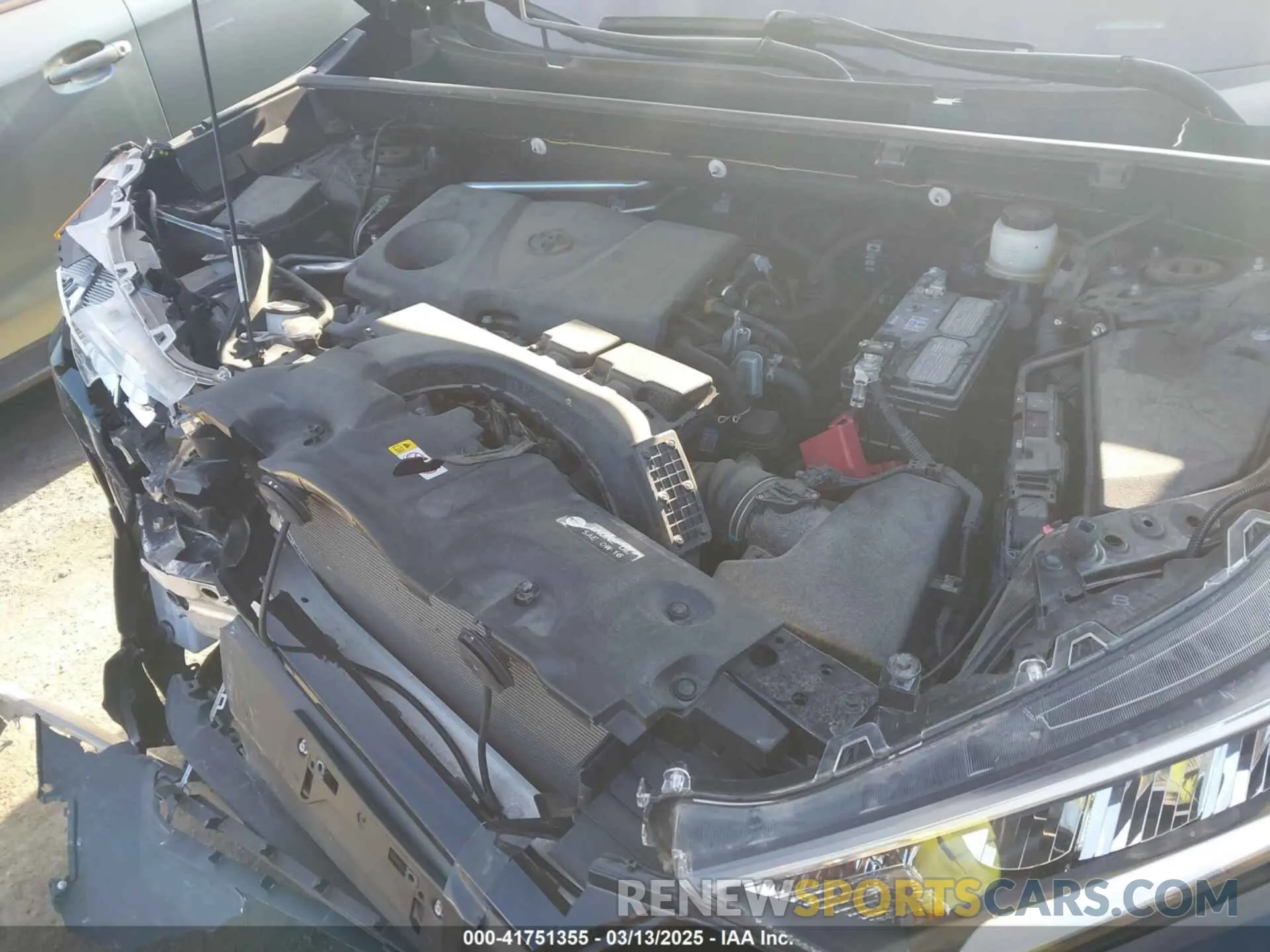 10 Фотография поврежденного автомобиля JTMN1RFV8KD033205 TOYOTA RAV4 2019