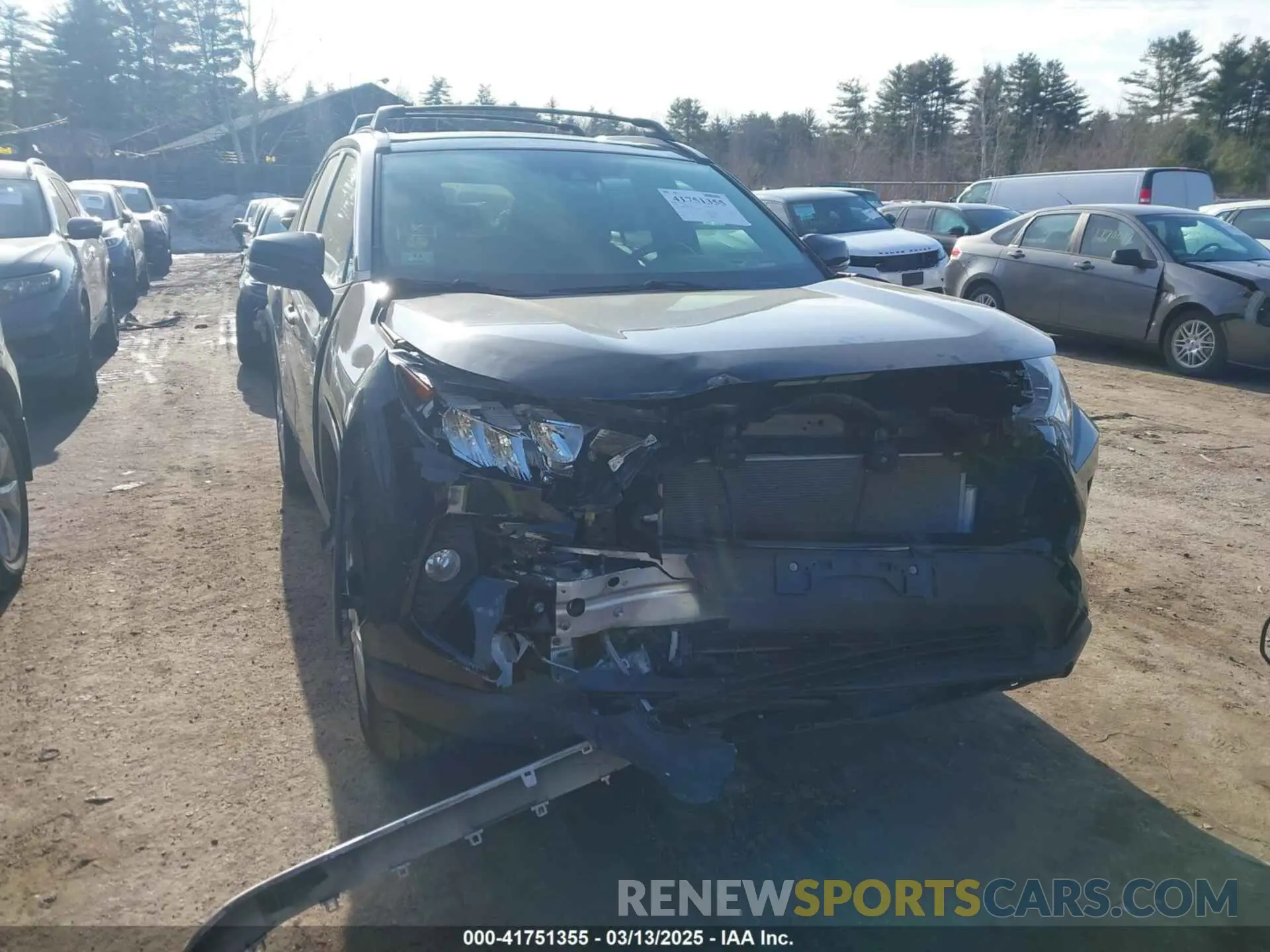12 Фотография поврежденного автомобиля JTMN1RFV8KD033205 TOYOTA RAV4 2019