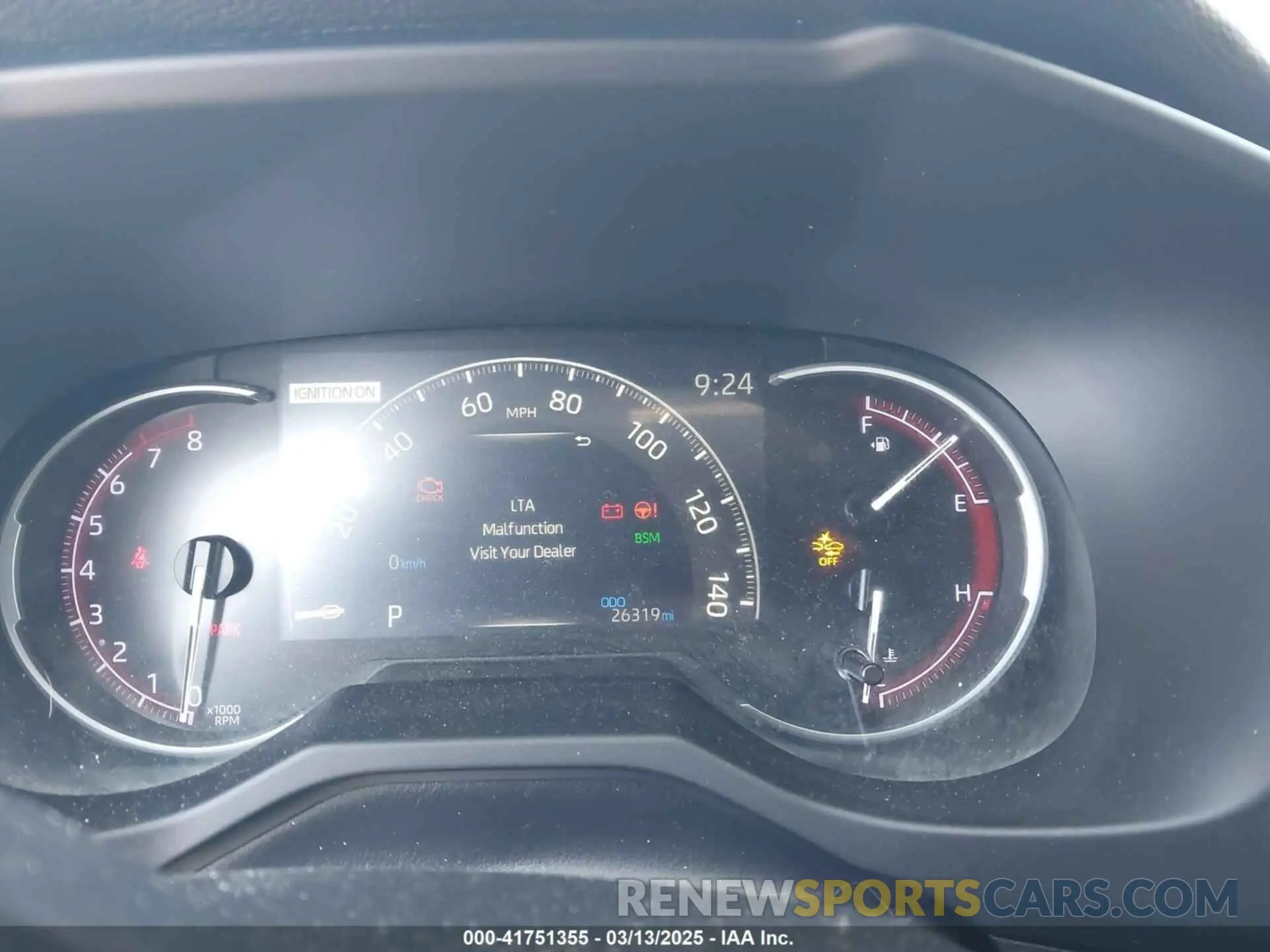 7 Фотография поврежденного автомобиля JTMN1RFV8KD033205 TOYOTA RAV4 2019