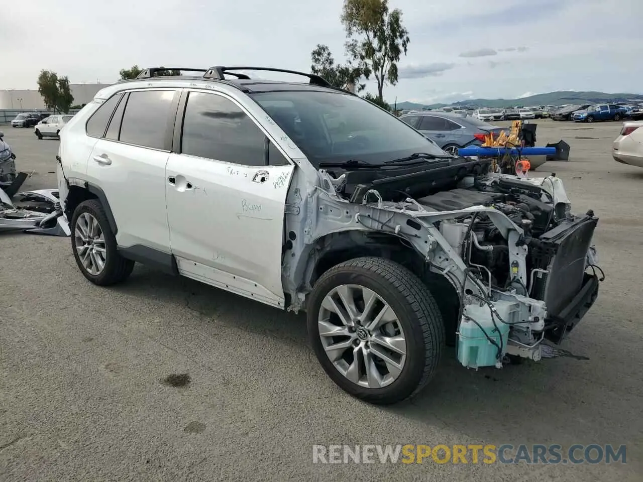 4 Photograph of a damaged car JTMN1RFV8KD523806 TOYOTA RAV4 2019