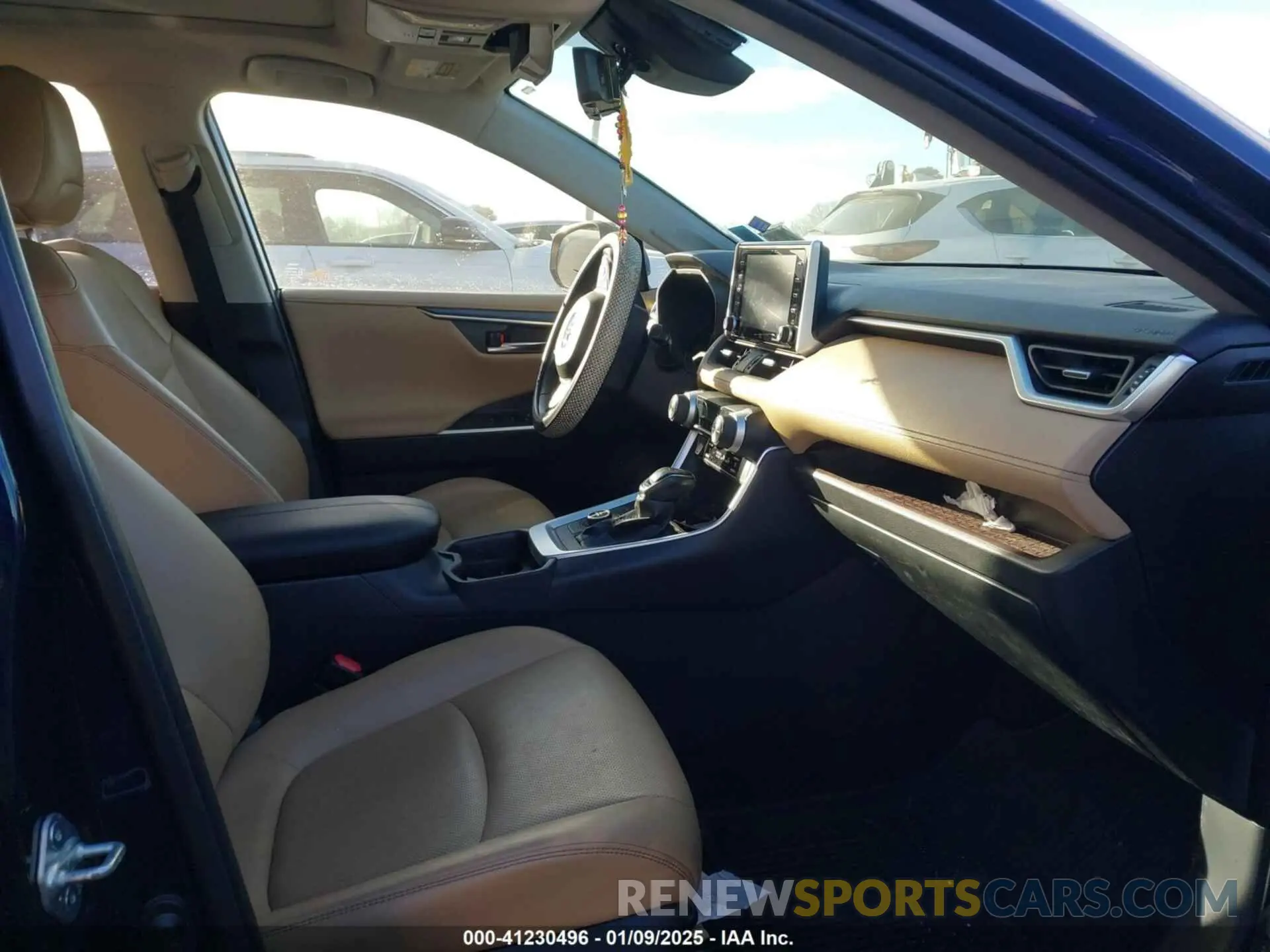 5 Photograph of a damaged car JTMN1RFV9KD522034 TOYOTA RAV4 2019
