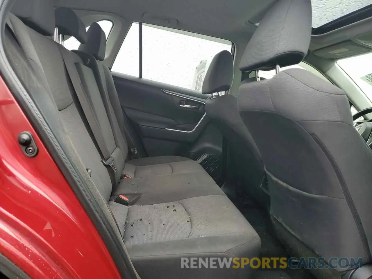 10 Photograph of a damaged car JTMP1RFV0KD021963 TOYOTA RAV4 2019