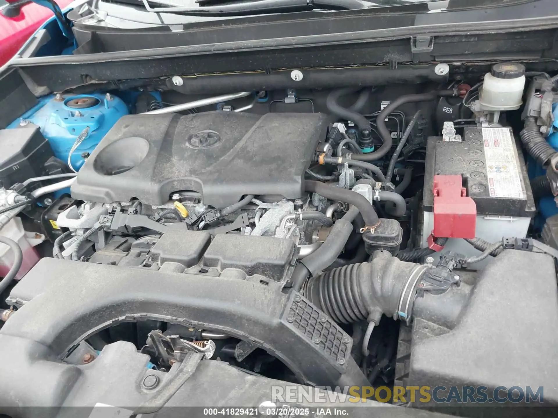 10 Photograph of a damaged car JTMP1RFV0KD031165 TOYOTA RAV4 2019