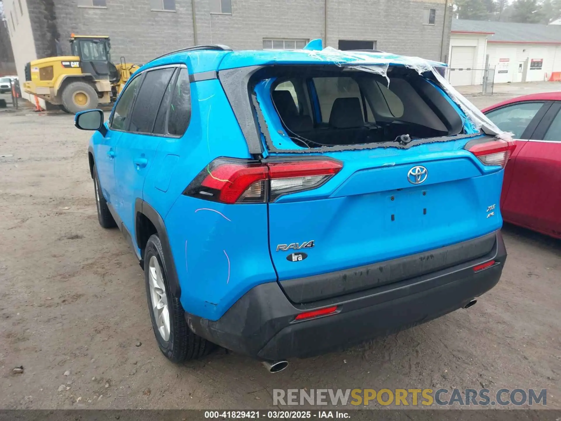3 Photograph of a damaged car JTMP1RFV0KD031165 TOYOTA RAV4 2019