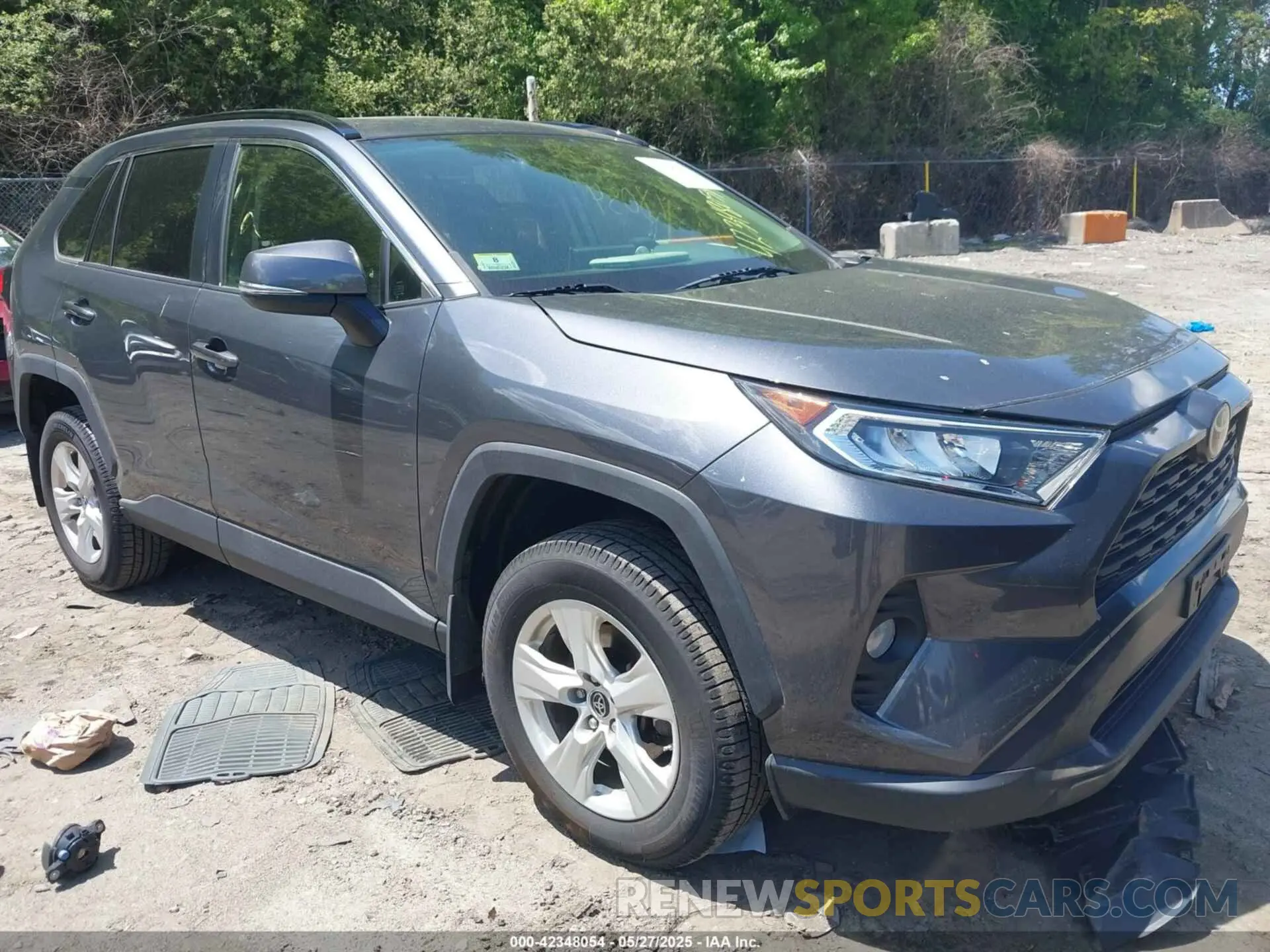 1 Photograph of a damaged car JTMP1RFV0KD034373 TOYOTA RAV4 2019