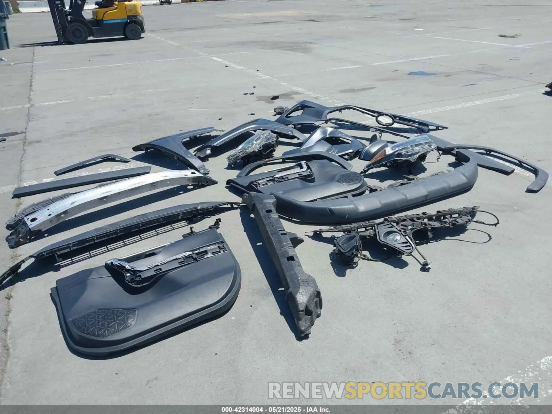 12 Photograph of a damaged car JTMP1RFV0KD510962 TOYOTA RAV4 2019