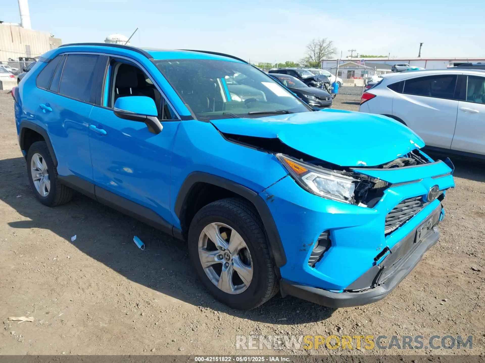 1 Фотография поврежденного автомобиля JTMP1RFV0KJ004470 TOYOTA RAV4 2019