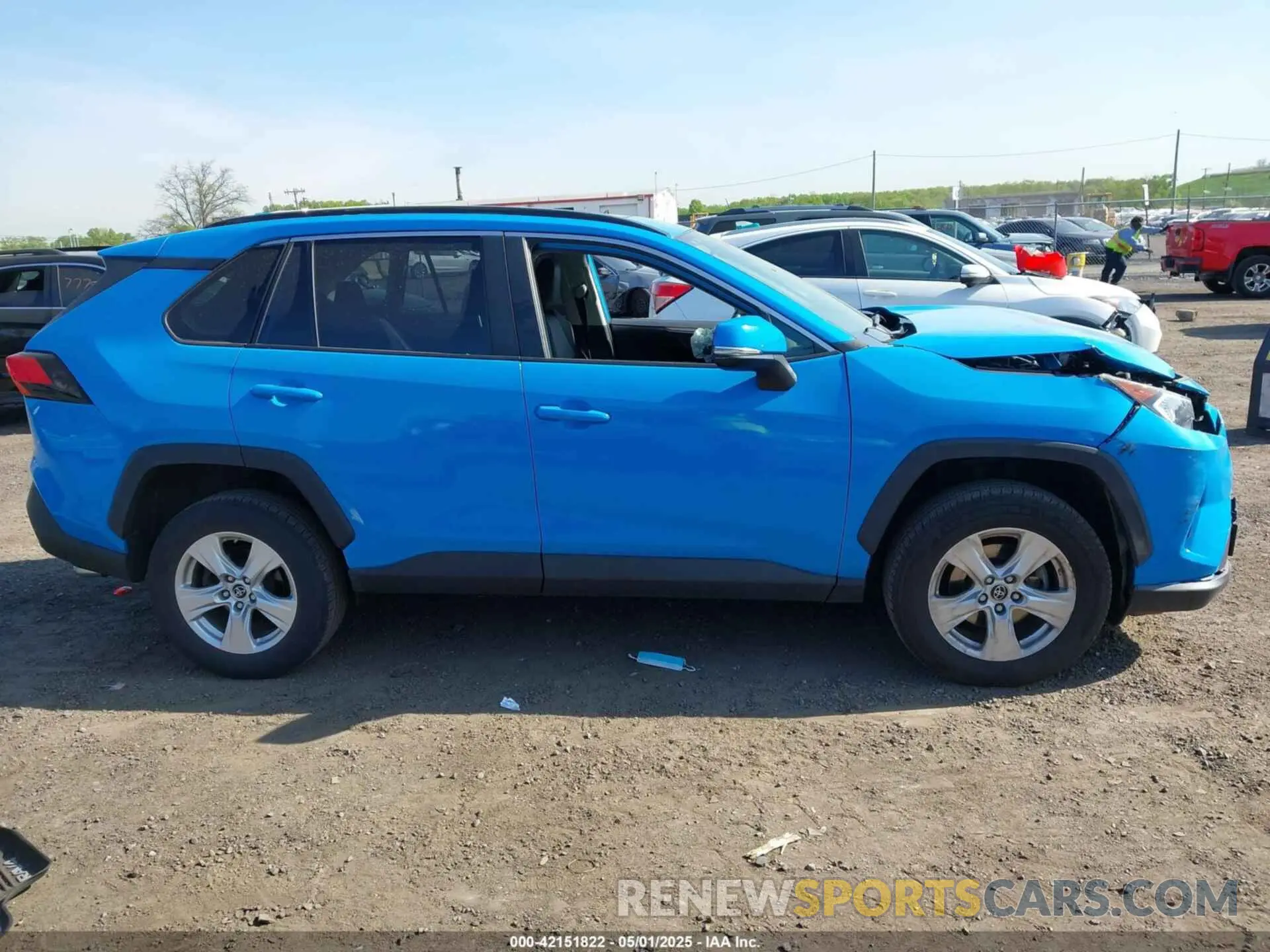 13 Фотография поврежденного автомобиля JTMP1RFV0KJ004470 TOYOTA RAV4 2019