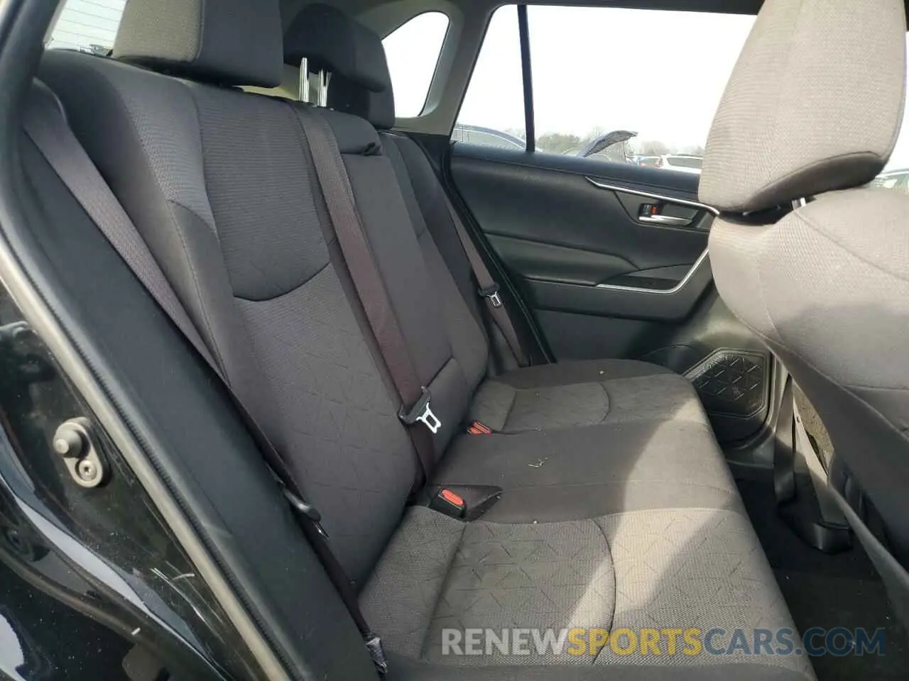 11 Photograph of a damaged car JTMP1RFV0KJ006378 TOYOTA RAV4 2019