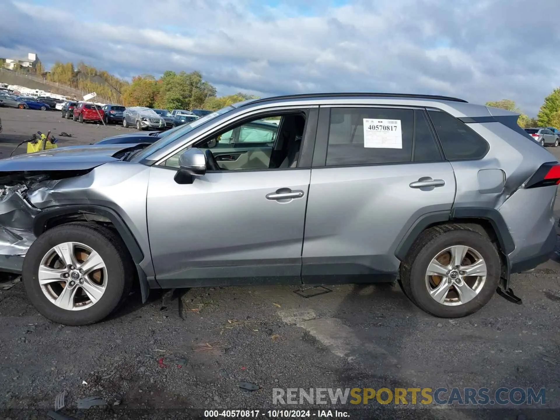 14 Photograph of a damaged car JTMP1RFV1KD500795 TOYOTA RAV4 2019