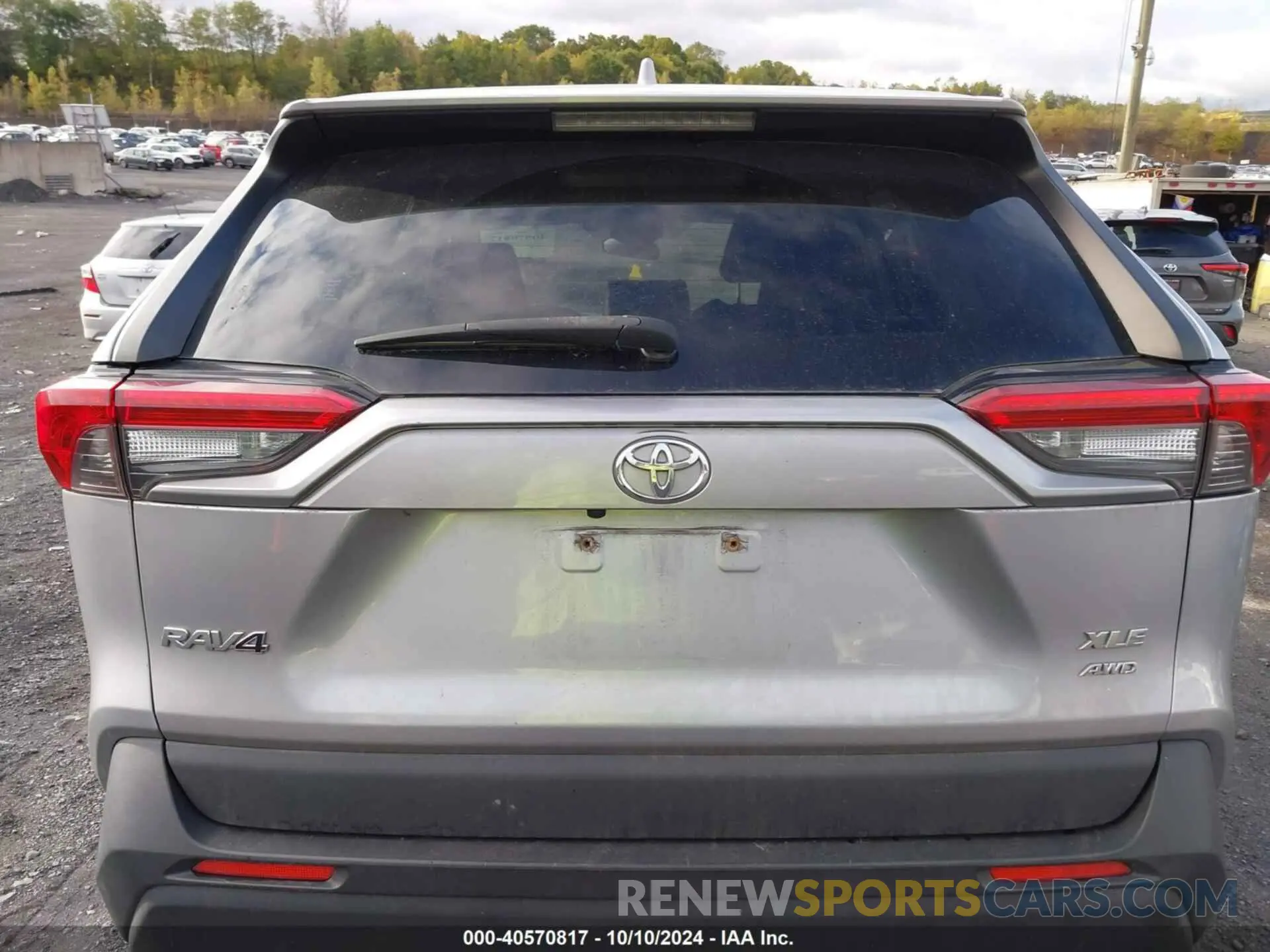 16 Photograph of a damaged car JTMP1RFV1KD500795 TOYOTA RAV4 2019