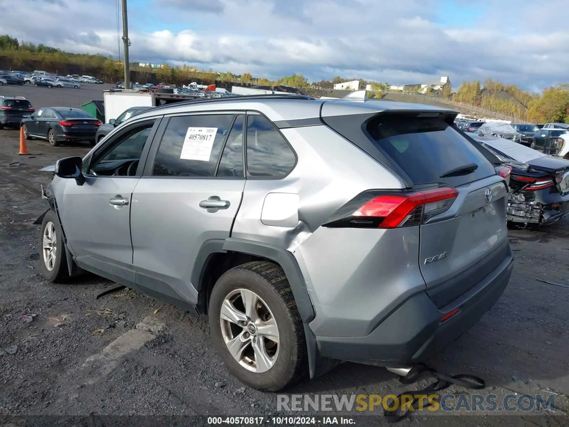 3 Photograph of a damaged car JTMP1RFV1KD500795 TOYOTA RAV4 2019