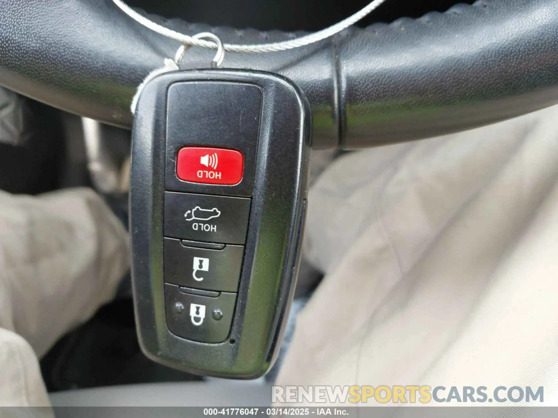 11 Фотография поврежденного автомобиля JTMP1RFV1KD501607 TOYOTA RAV4 2019