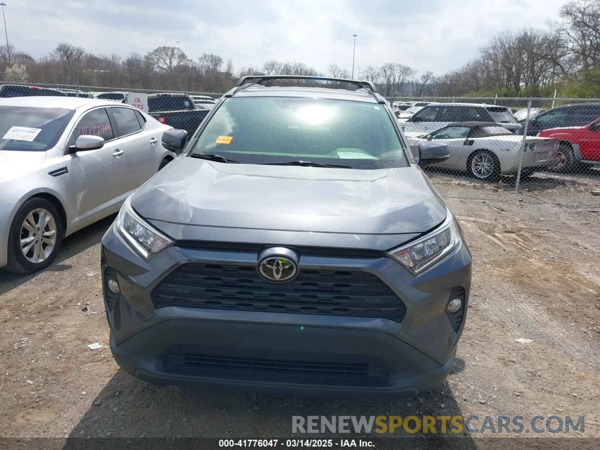12 Фотография поврежденного автомобиля JTMP1RFV1KD501607 TOYOTA RAV4 2019