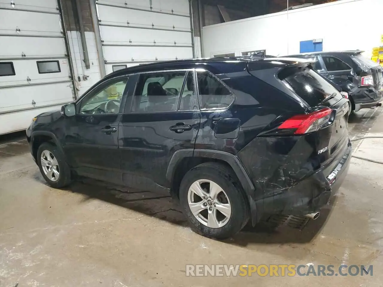 2 Фотография поврежденного автомобиля JTMP1RFV2KD015209 TOYOTA RAV4 2019