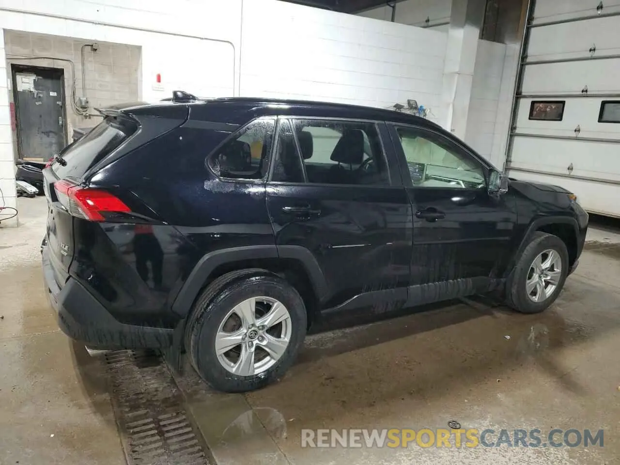 3 Фотография поврежденного автомобиля JTMP1RFV2KD015209 TOYOTA RAV4 2019