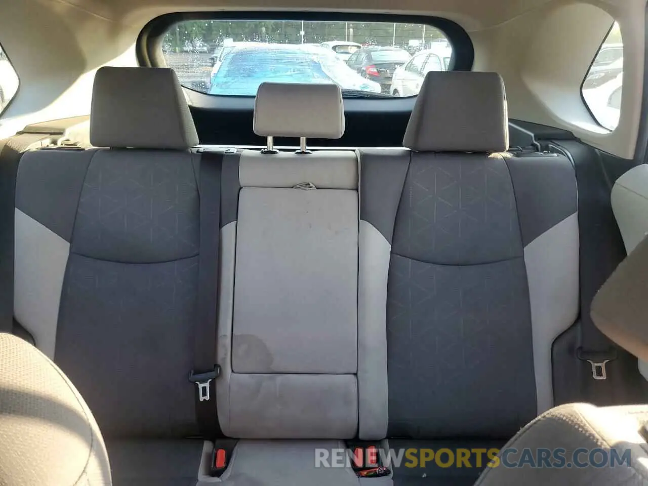 10 Фотография поврежденного автомобиля JTMP1RFV2KD037713 TOYOTA RAV4 2019