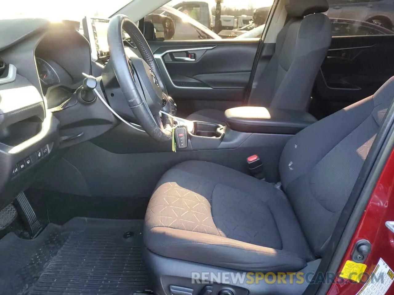 7 Фотография поврежденного автомобиля JTMP1RFV2KD039171 TOYOTA RAV4 2019