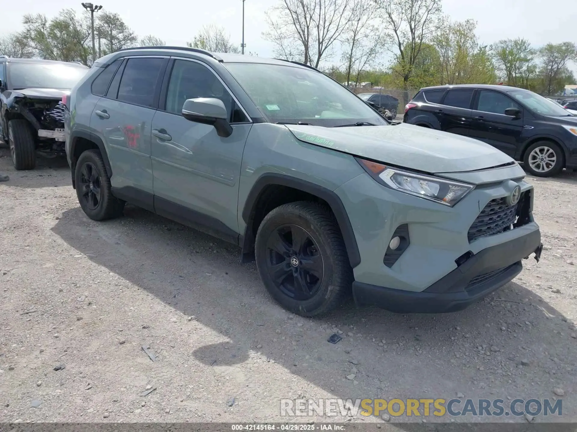 1 Photograph of a damaged car JTMP1RFV2KD042717 TOYOTA RAV4 2019