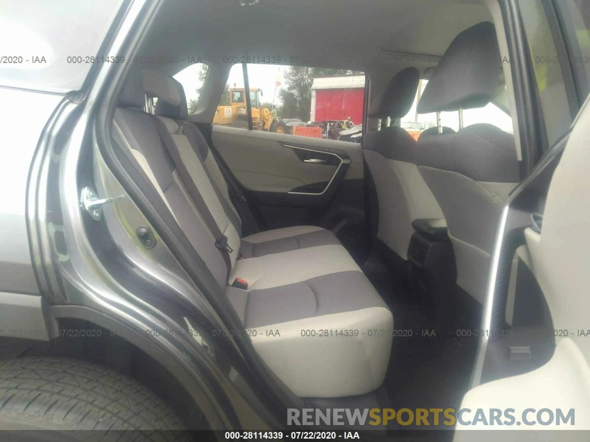 8 Photograph of a damaged car JTMP1RFV3KD012075 TOYOTA RAV4 2019