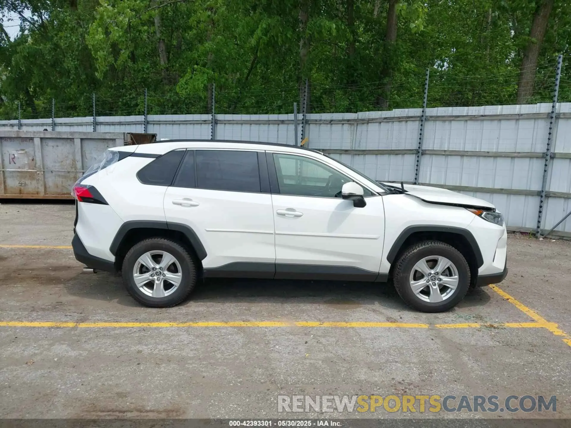 13 Photograph of a damaged car JTMP1RFV3KD046162 TOYOTA RAV4 2019