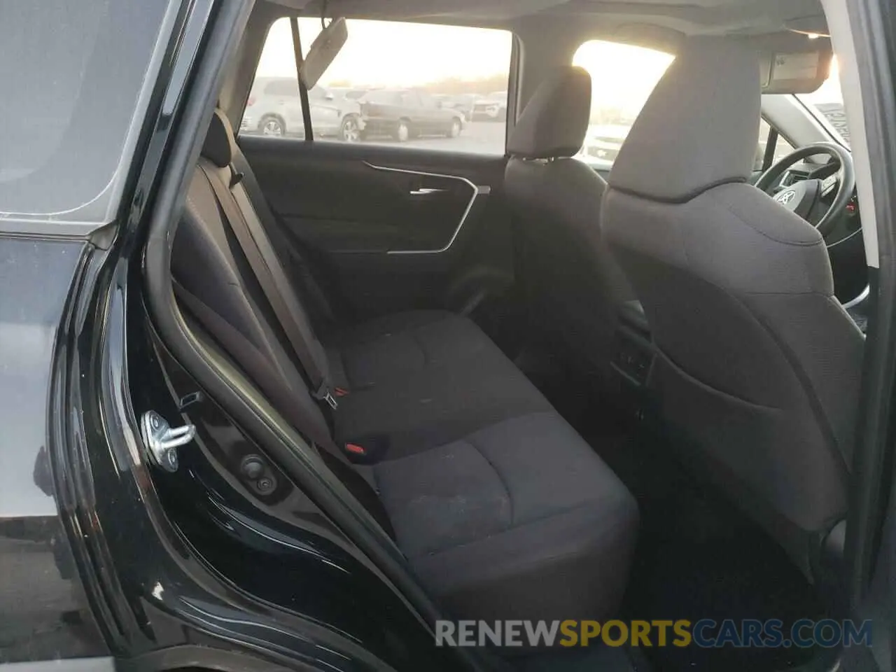 11 Фотография поврежденного автомобиля JTMP1RFV3KD501303 TOYOTA RAV4 2019