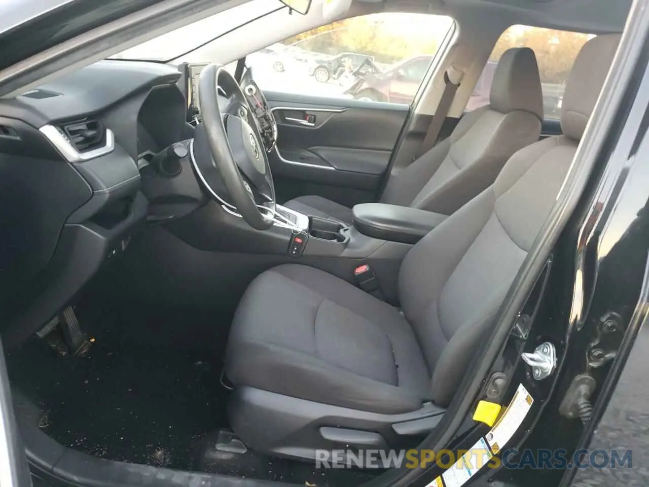 7 Фотография поврежденного автомобиля JTMP1RFV3KD501303 TOYOTA RAV4 2019