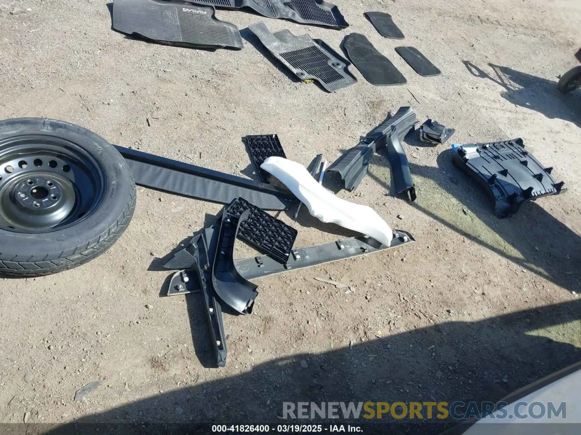 12 Photograph of a damaged car JTMP1RFV3KD503617 TOYOTA RAV4 2019