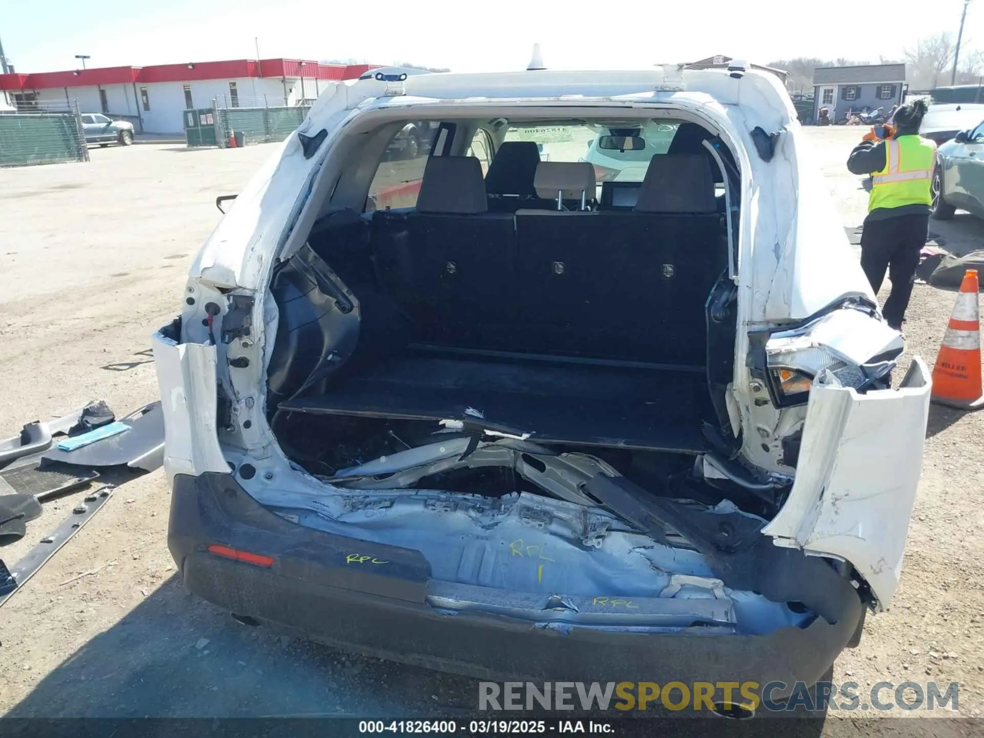 17 Photograph of a damaged car JTMP1RFV3KD503617 TOYOTA RAV4 2019