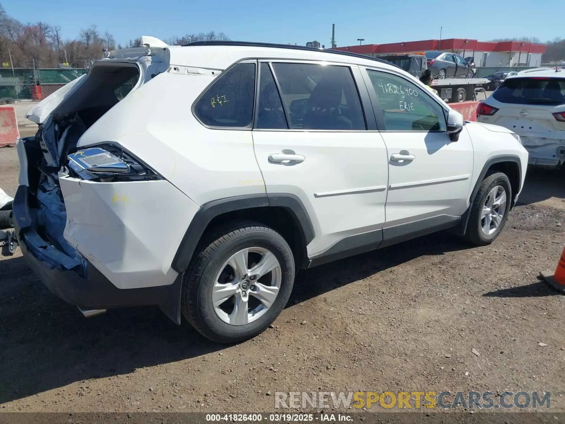 4 Photograph of a damaged car JTMP1RFV3KD503617 TOYOTA RAV4 2019