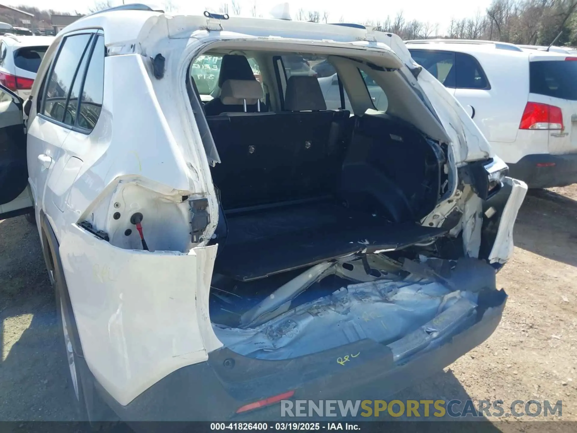 6 Photograph of a damaged car JTMP1RFV3KD503617 TOYOTA RAV4 2019