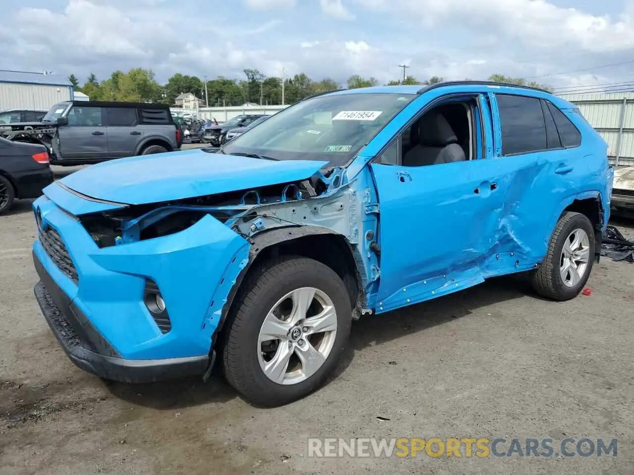 1 Photograph of a damaged car JTMP1RFV4KD025921 TOYOTA RAV4 2019