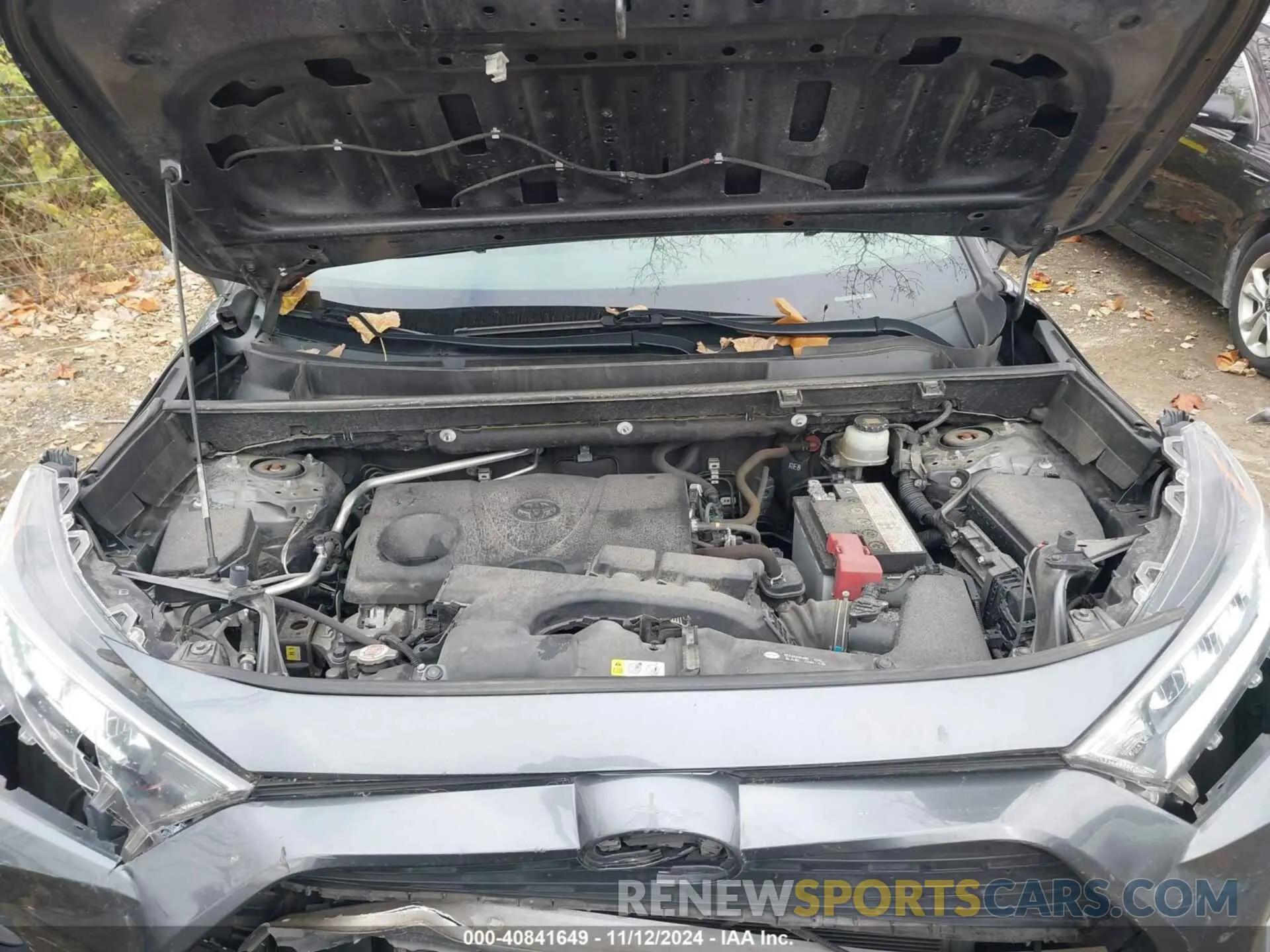 10 Photograph of a damaged car JTMP1RFV5KD003779 TOYOTA RAV4 2019