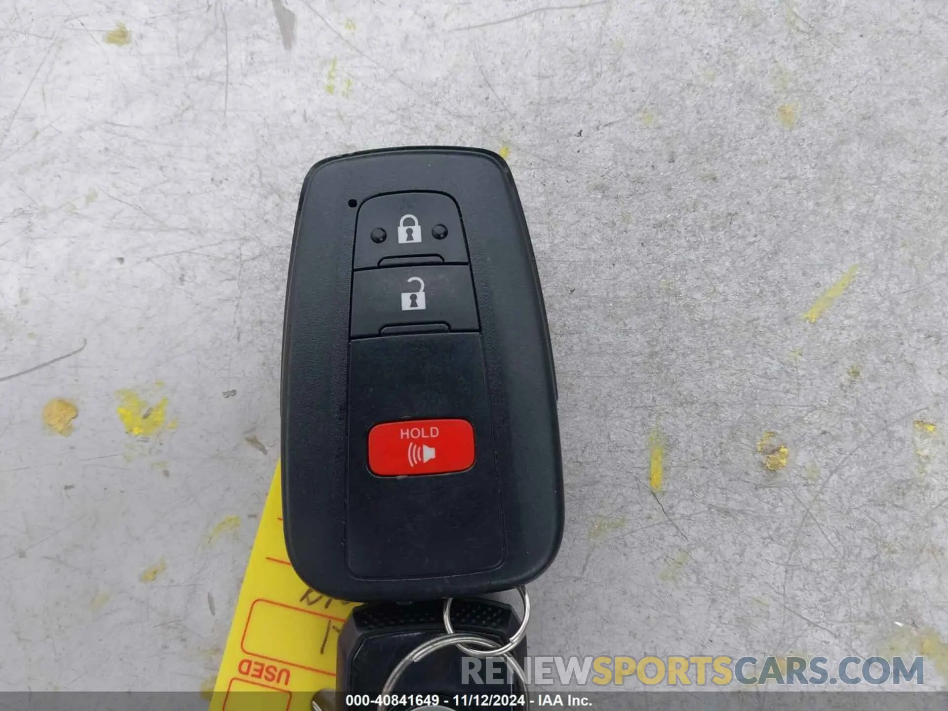 11 Photograph of a damaged car JTMP1RFV5KD003779 TOYOTA RAV4 2019