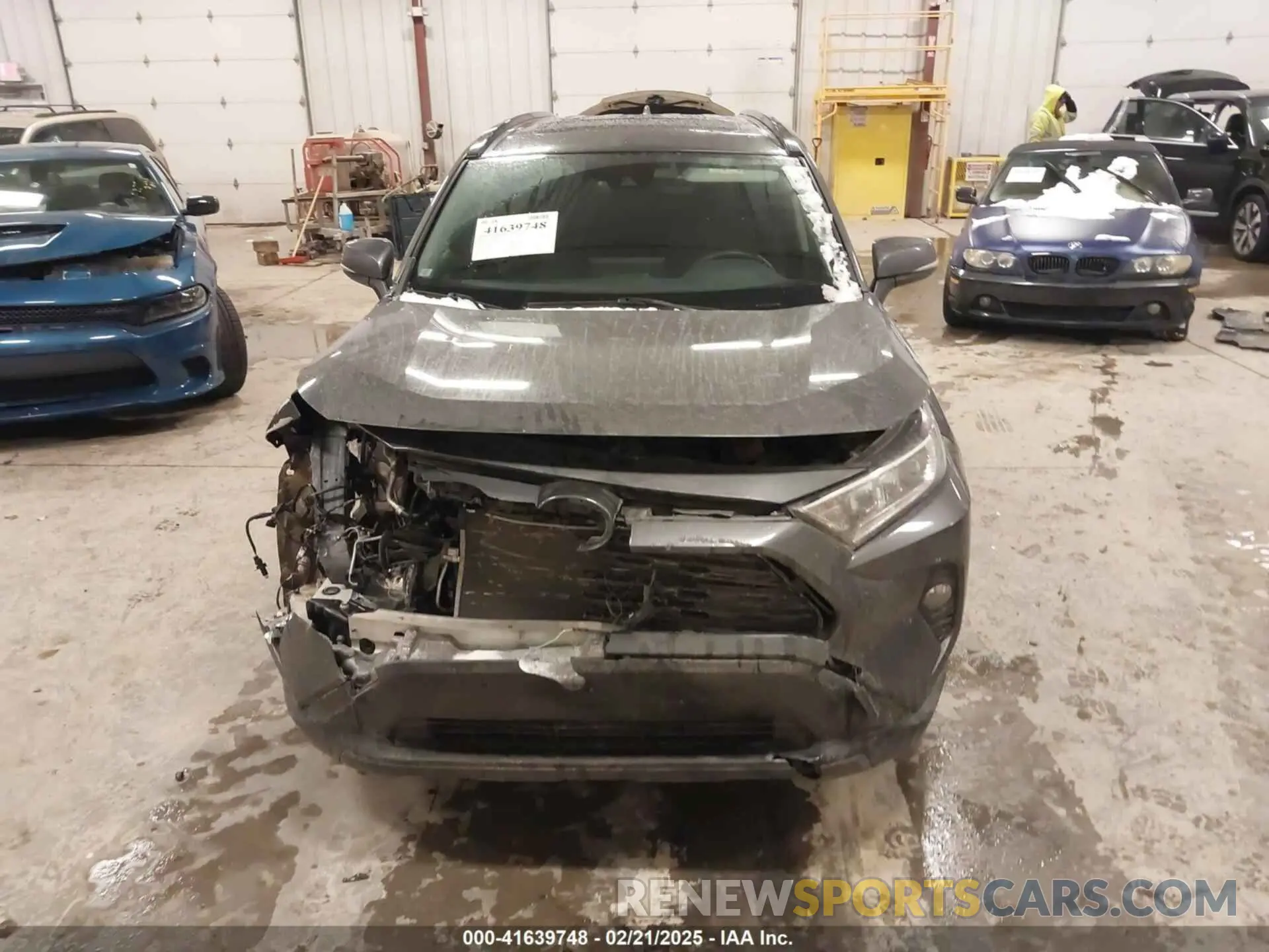 12 Photograph of a damaged car JTMP1RFV5KD009999 TOYOTA RAV4 2019