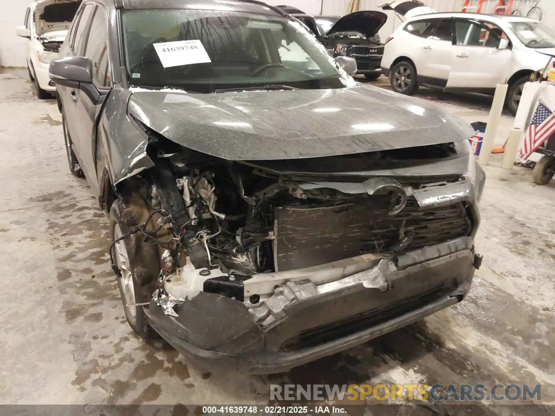6 Photograph of a damaged car JTMP1RFV5KD009999 TOYOTA RAV4 2019
