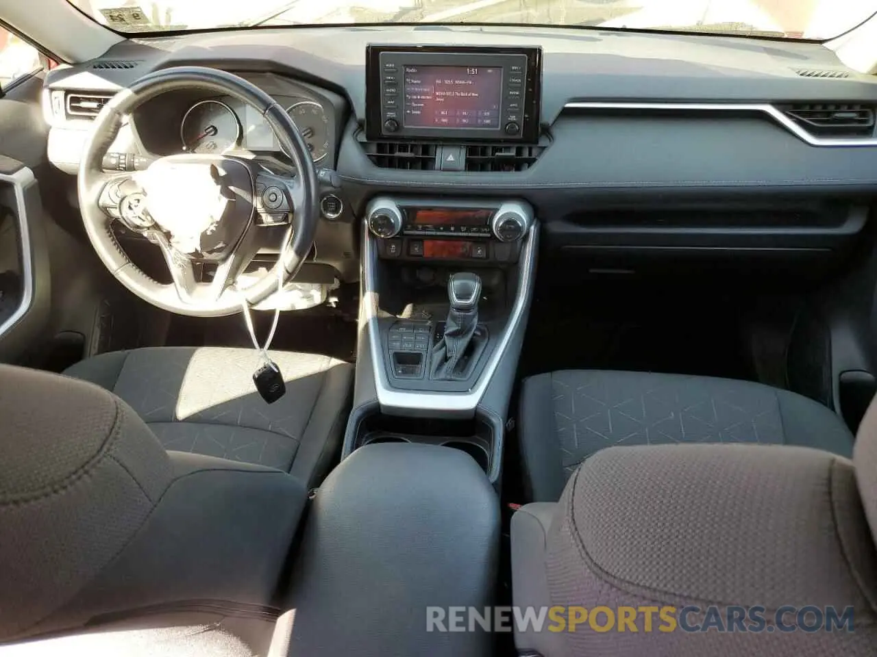 8 Photograph of a damaged car JTMP1RFV5KD039987 TOYOTA RAV4 2019