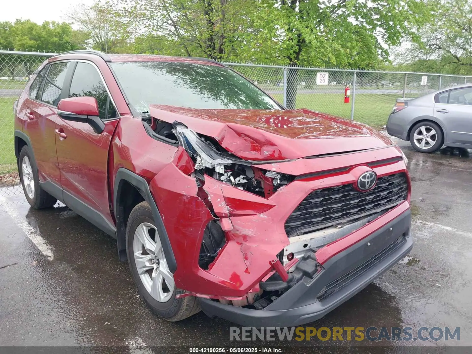 6 Photograph of a damaged car JTMP1RFV5KD042503 TOYOTA RAV4 2019
