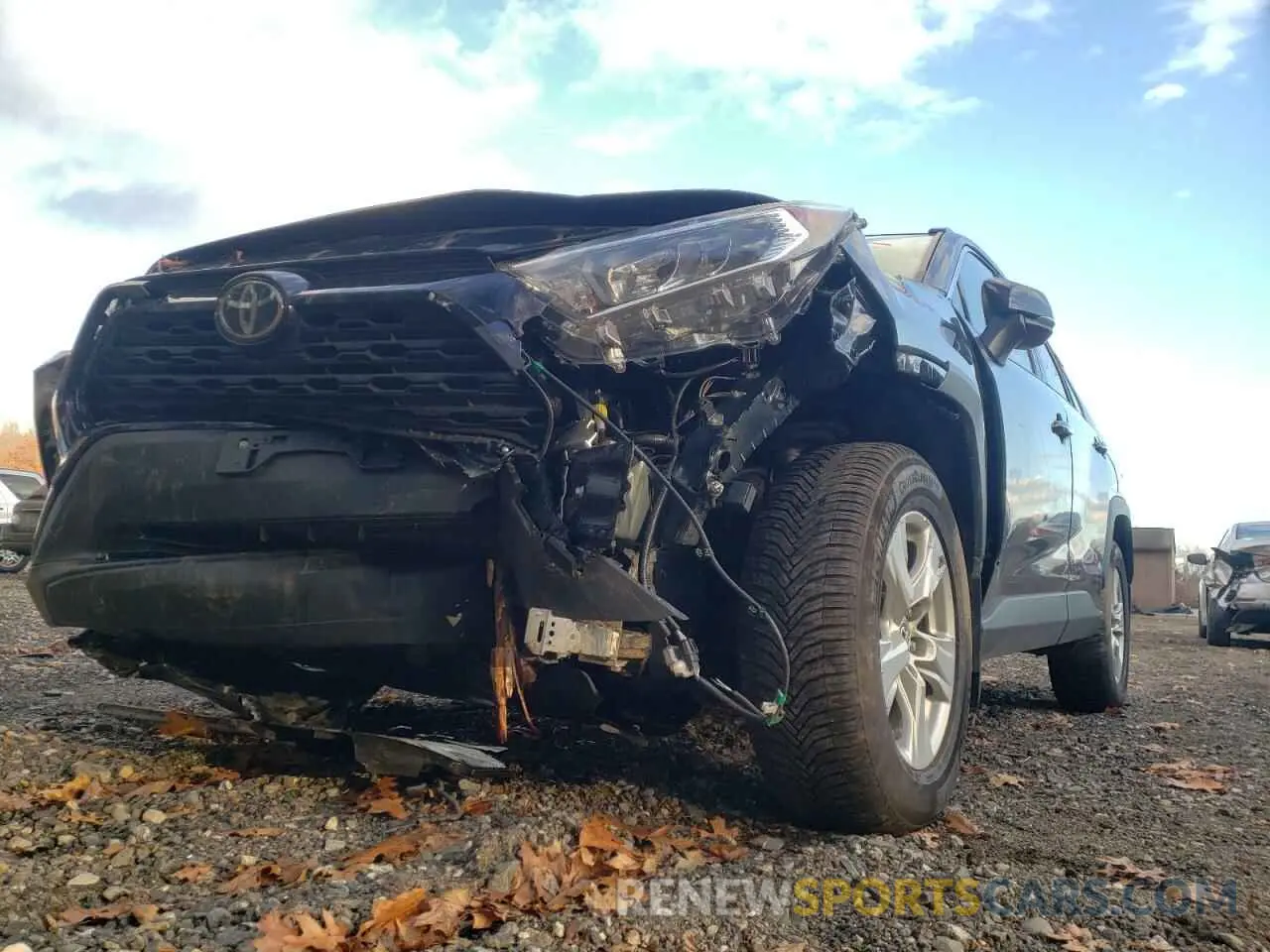 9 Photograph of a damaged car JTMP1RFV6KD032577 TOYOTA RAV4 2019