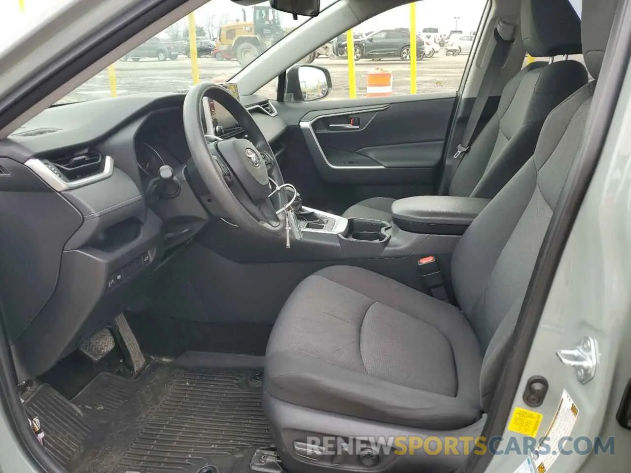7 Фотография поврежденного автомобиля JTMP1RFV6KD502204 TOYOTA RAV4 2019