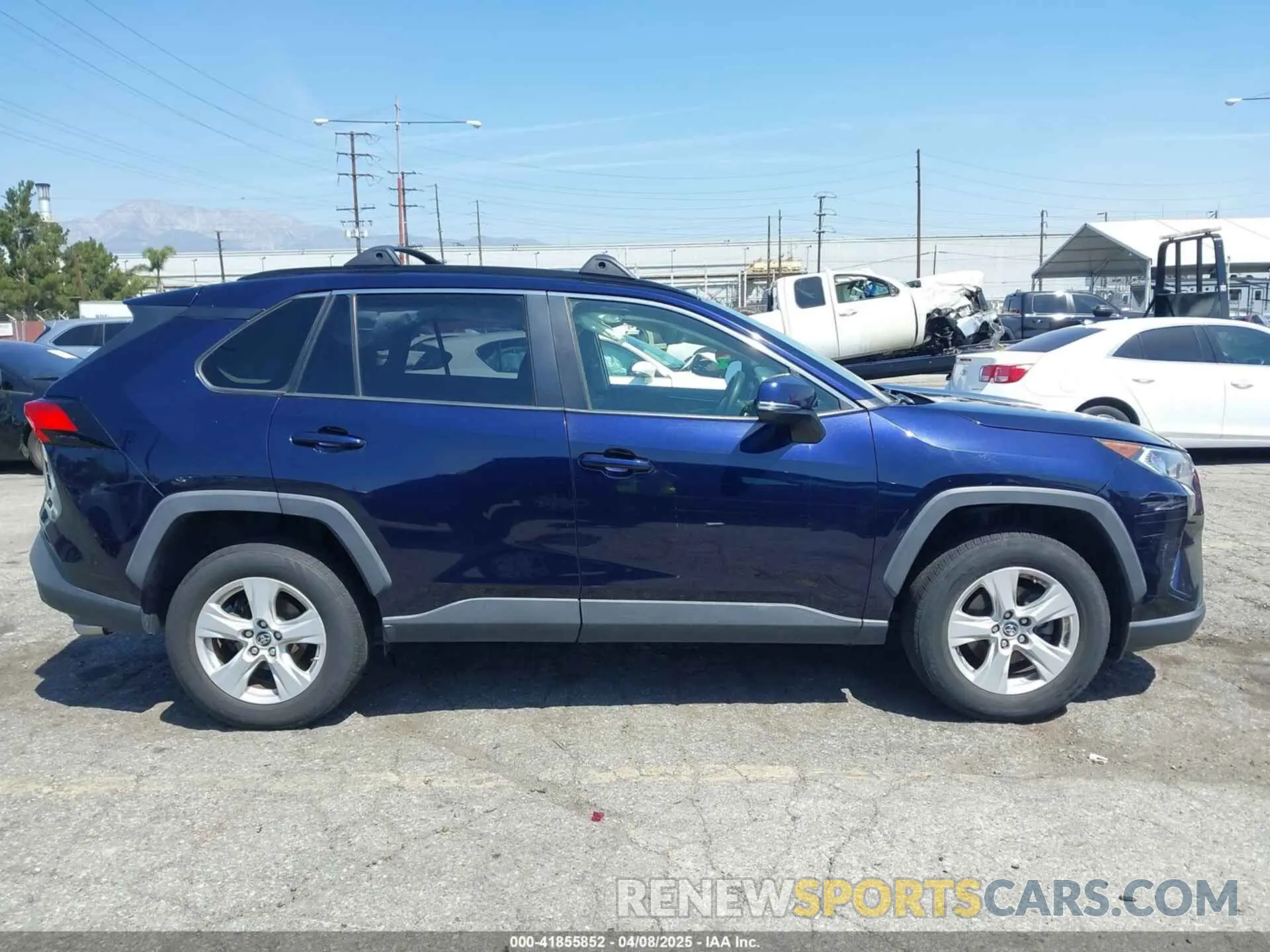 13 Фотография поврежденного автомобиля JTMP1RFV7KD025945 TOYOTA RAV4 2019
