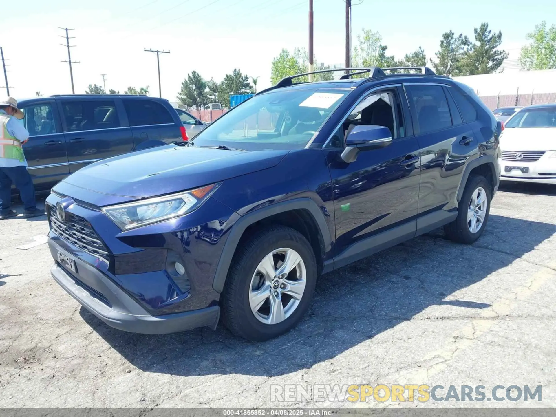 2 Фотография поврежденного автомобиля JTMP1RFV7KD025945 TOYOTA RAV4 2019