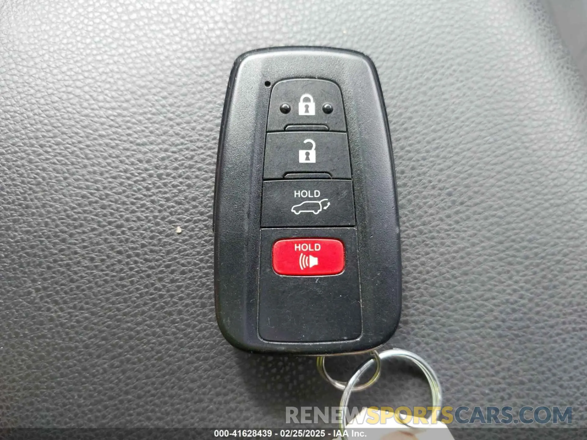 11 Photograph of a damaged car JTMP1RFV7KD028229 TOYOTA RAV4 2019