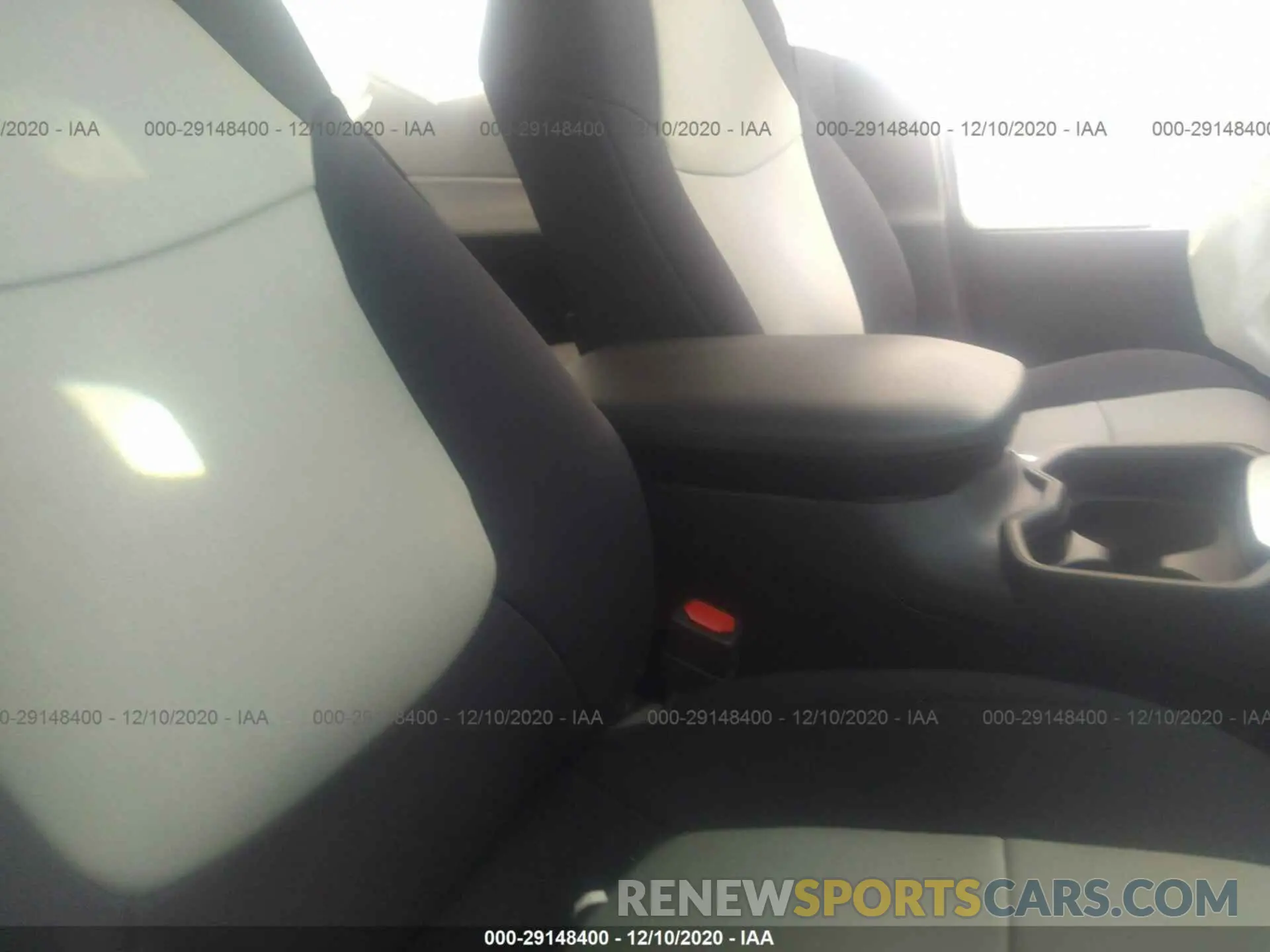 5 Photograph of a damaged car JTMP1RFV7KD511445 TOYOTA RAV4 2019