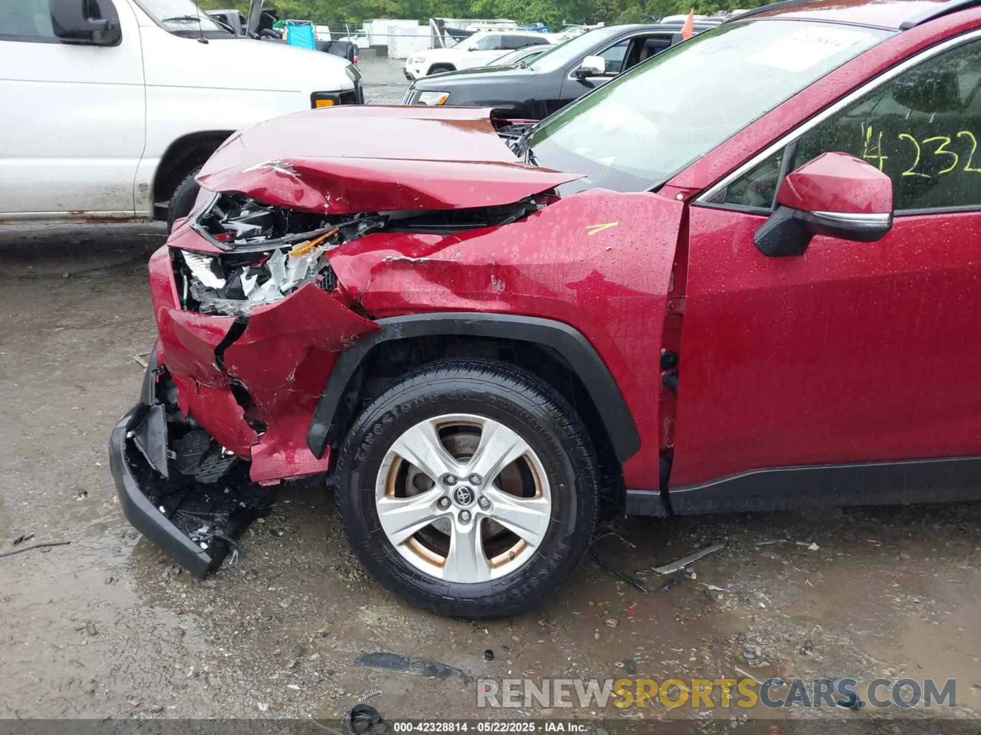 6 Photograph of a damaged car JTMP1RFV7KD516029 TOYOTA RAV4 2019