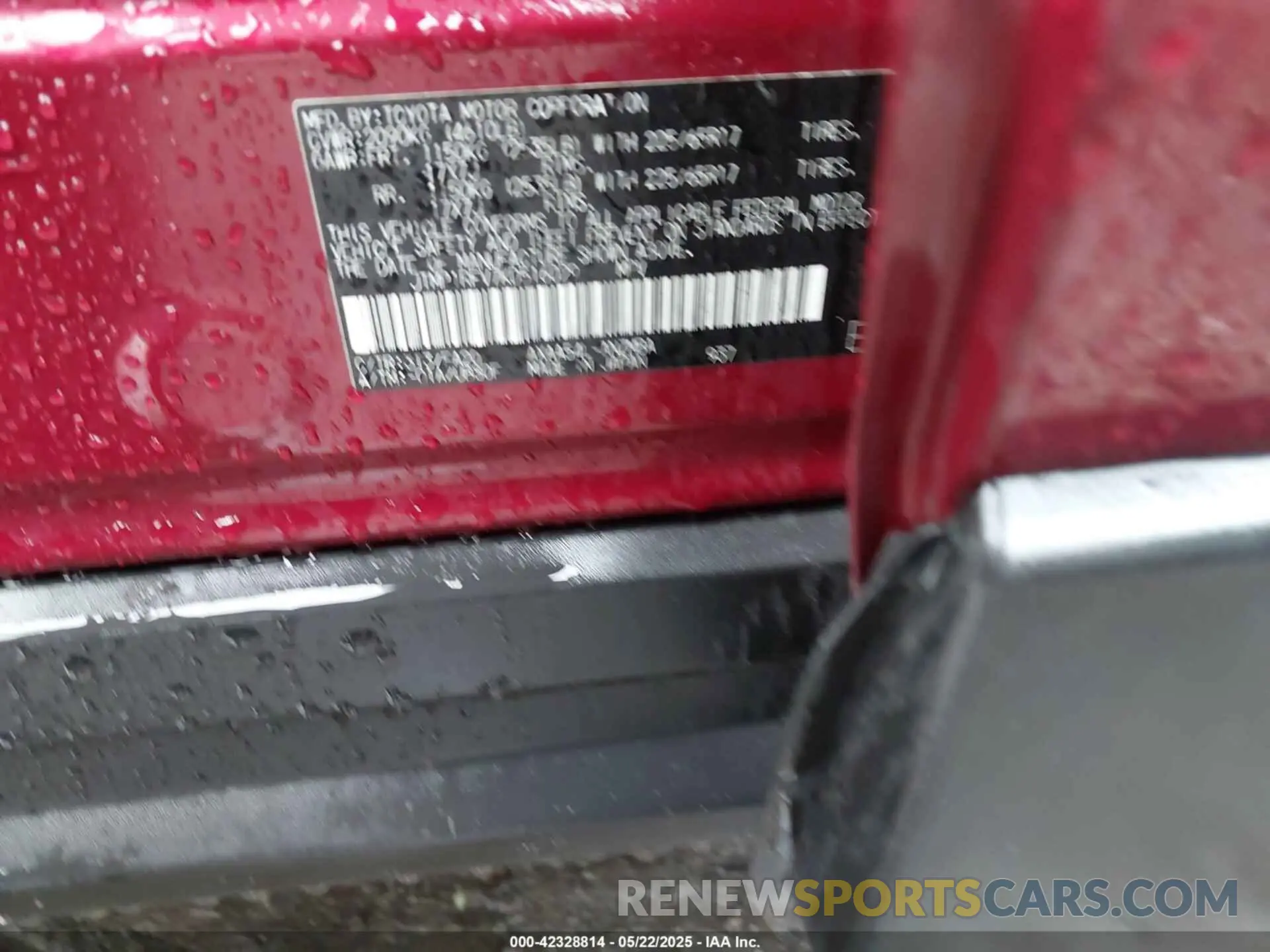 9 Photograph of a damaged car JTMP1RFV7KD516029 TOYOTA RAV4 2019