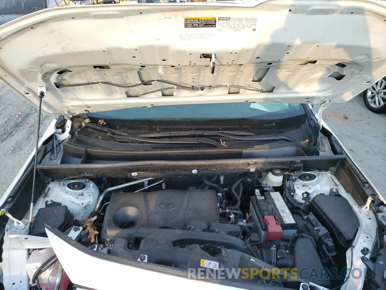 5 Photograph of a damaged car JTMP1RFV7KJ015286 TOYOTA RAV4 2019