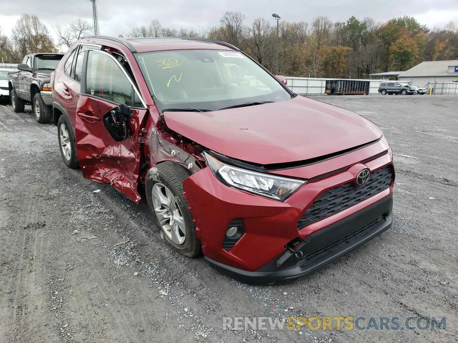 1 Photograph of a damaged car JTMP1RFV7KJ022884 TOYOTA RAV4 2019