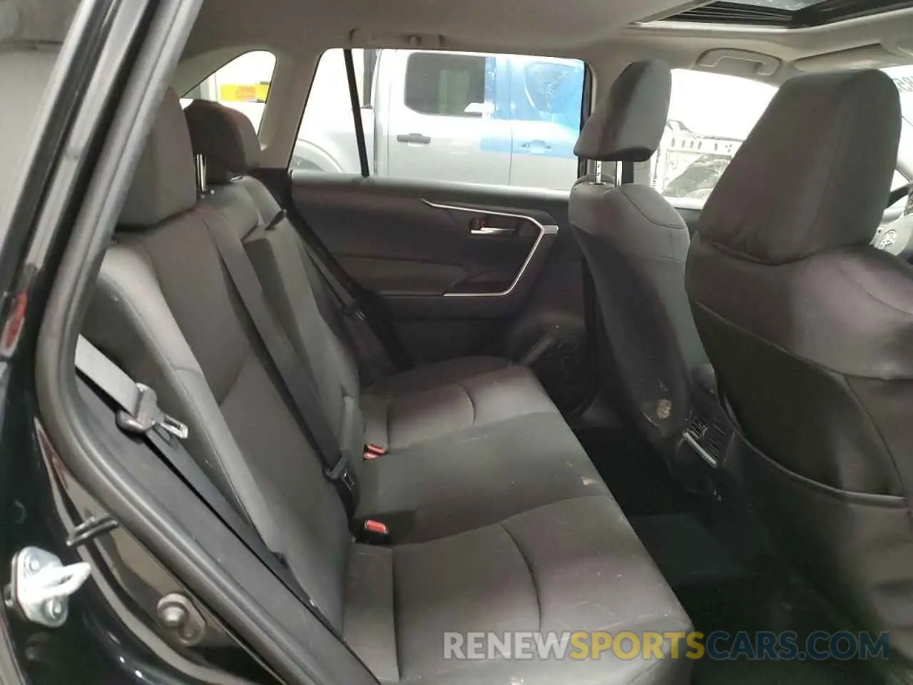 11 Photograph of a damaged car JTMP1RFV8KD007129 TOYOTA RAV4 2019