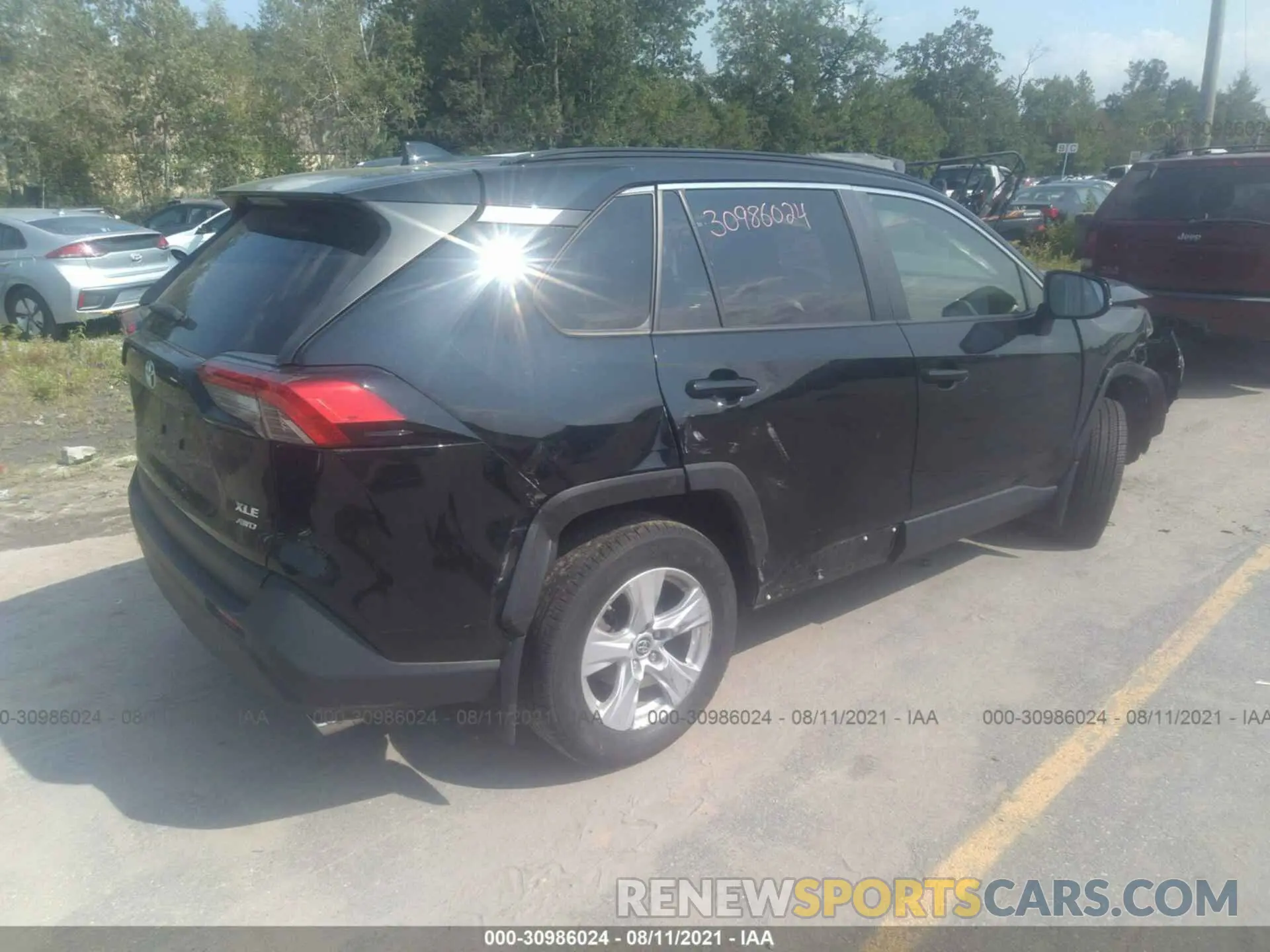 4 Photograph of a damaged car JTMP1RFV8KD012458 TOYOTA RAV4 2019